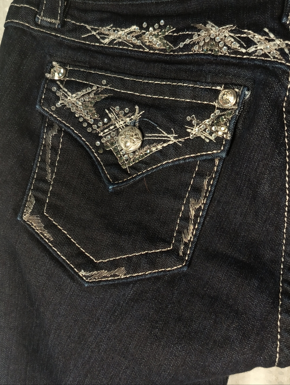 Miss Me Signature Boot cut Embellished Dark Wash Blue Women’s Jean Size 30x34 - Picture 6 of 12